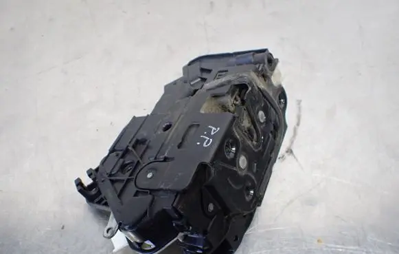 Seat Ibiza IV (6J,6P) Front door lock 5N1837016A