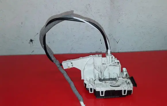 Volkswagen Crafter Front door lock A9067201435