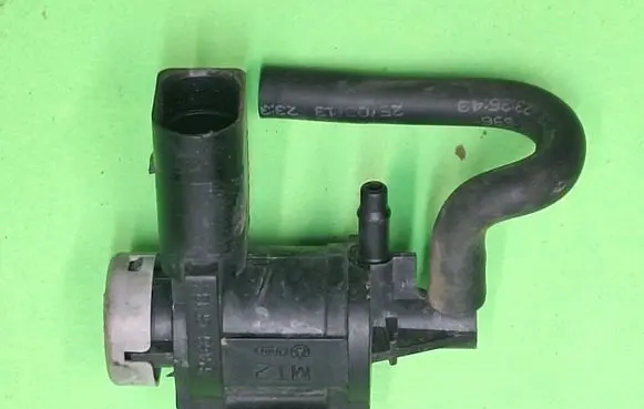 Volkswagen Caddy Turbo solenoid valve 1K0906283A