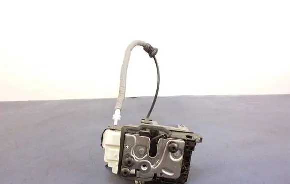 Volvo XC60 Front door lock 31349894
