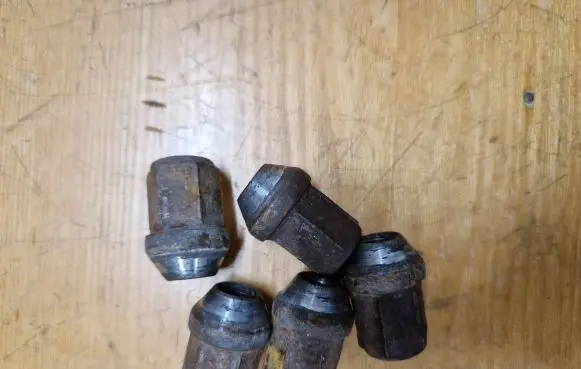 Mazda CX-7 Nuts/bolts 