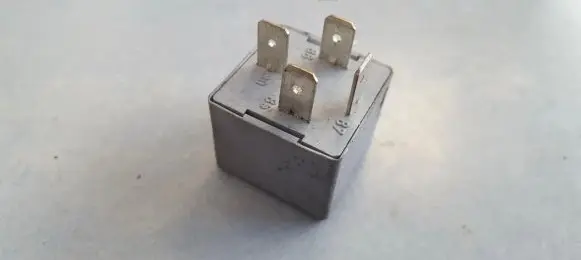 Volkswagen Golf IV Other relay 141951253B