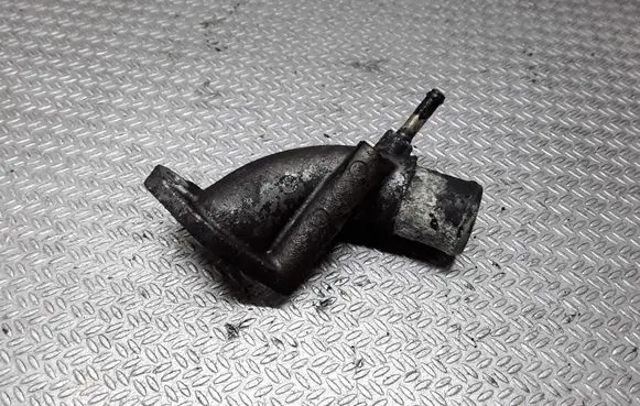 Nissan Navara D22 Engine coolant pipe/hose