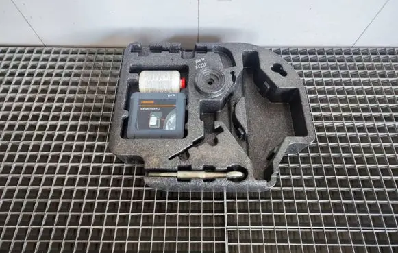Volvo XC60 Spare wheel section trim 