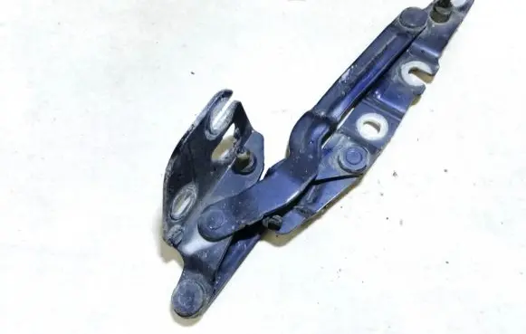 Audi A6 S6 C5 4B Tailgate/trunk/boot hinge 4b5827302