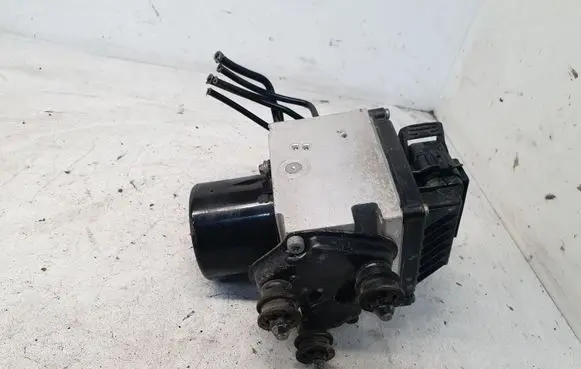 Volkswagen PASSAT B6 ABS Pump 3C0614109AK