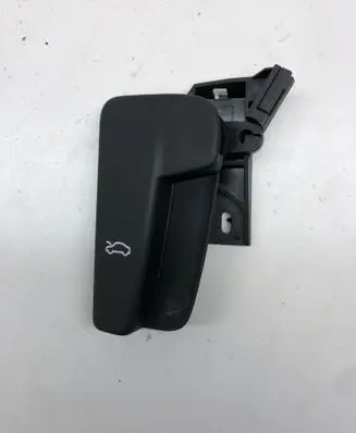 Engine bonnet (hood) release handle