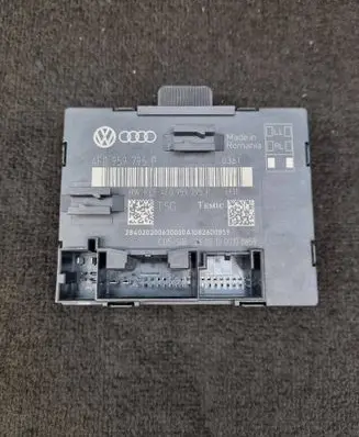 Audi Q7 4L Door control unit/module 4F0959795P