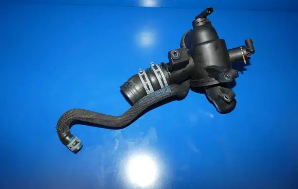Mercedes-Benz C W205 Thermostat housing A6512000505