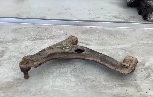 Opel Astra H Front lower control arm/wishbone