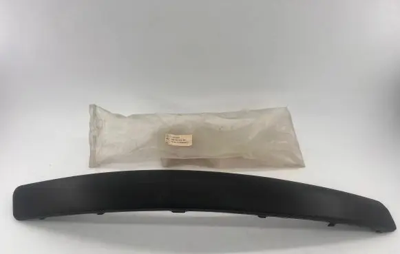 Volkswagen PASSAT B5 Front bumper splitter molding 3B0807718