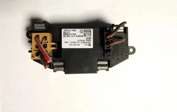 Volkswagen PASSAT B6 Heater blower motor/fan resistor 3C0907521 987651G 2468105381