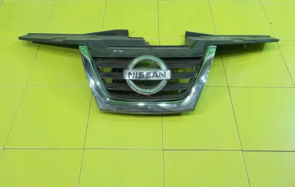 Nissan Juke I F15 Front bumper upper radiator grill 620721KA6A
