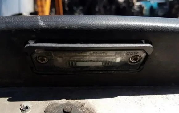 Volkswagen Polo Number plate light