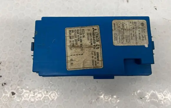 Mitsubishi Pajero Fuse module MR445952