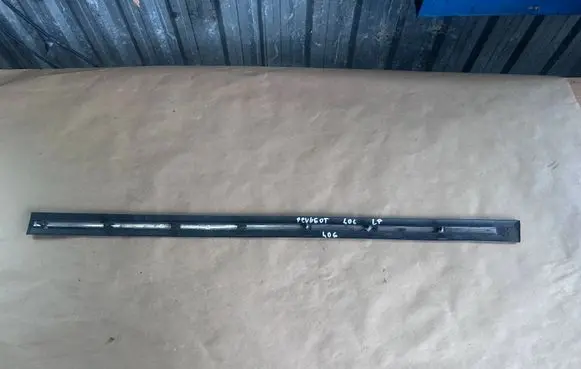 Opel Agila A Front door trim (molding) 96164537