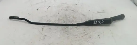 Audi A4 S4 B5 8D Front wiper blade arm 28RD