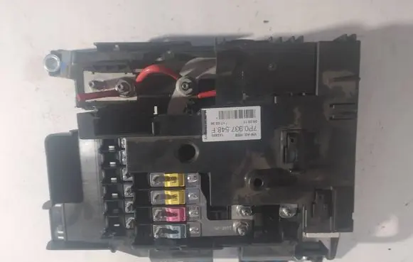 Volkswagen Touareg II Fuse module 7P0937548F