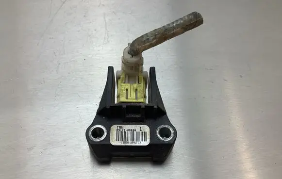 Toyota Yaris Airbag deployment crash/impact sensor 89173 1558109273