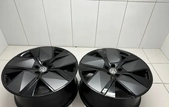 Volkswagen Touareg III R21 alloy rim 