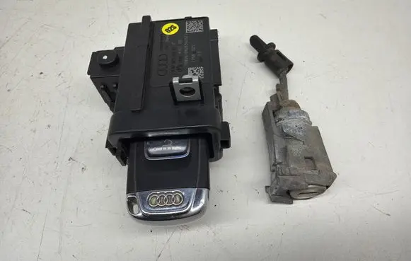 Audi A4 S4 B8 8K Ignition lock 8K0909131C 3330410105 0826108255