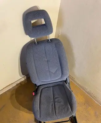 Suzuki Grand Vitara I Front driver seat 