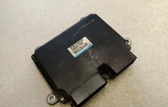 Mitsubishi Outlander Engine control unit/module 1860C102 4306 E6T80772