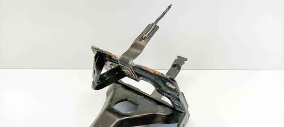 Battery bracket