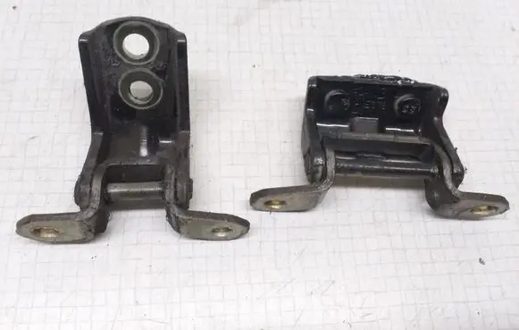 Nissan Primera Rear door hinge set 