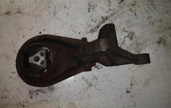 Volvo S40 Engine mount bracket M516P032 A1769