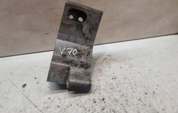 Volvo V70 Engine mounting bracket 8684381