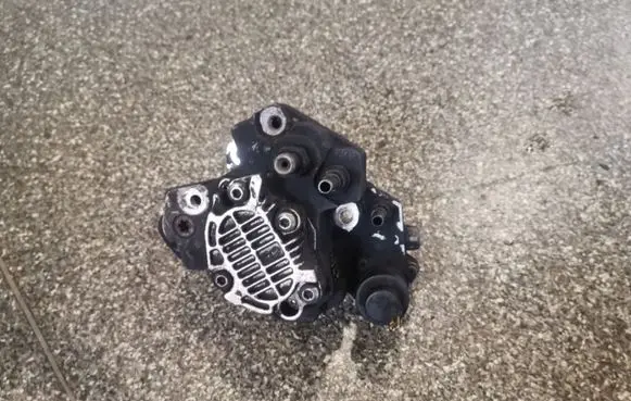 Renault Trafic II (X83) Fuel injection high pressure pump 0445010075 8200108225