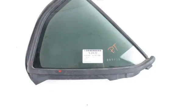 Suzuki Ignis Rear side window