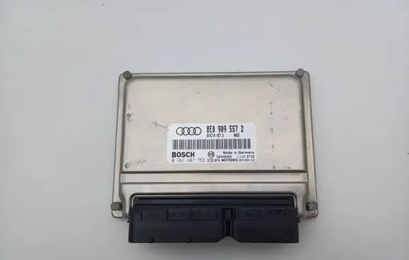 Audi A4 S4 B6 8E 8H Engine control unit/module 8E0909557D 0261207753