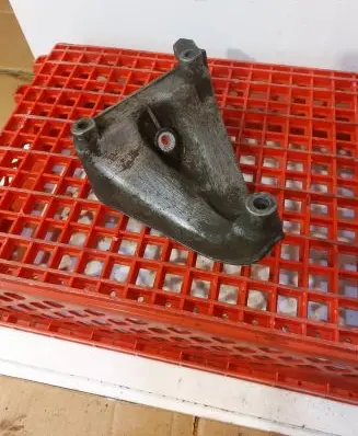 Audi A8 S8 D2 4D Engine mounting bracket 4D0199308E 52394