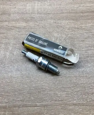 Renault Super R5 Spark plug 7700500012