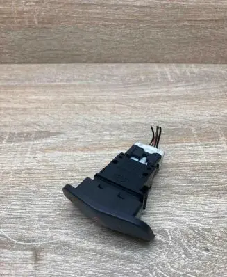 Nissan Almera Tino Hazard light switch 06016 WithPlug