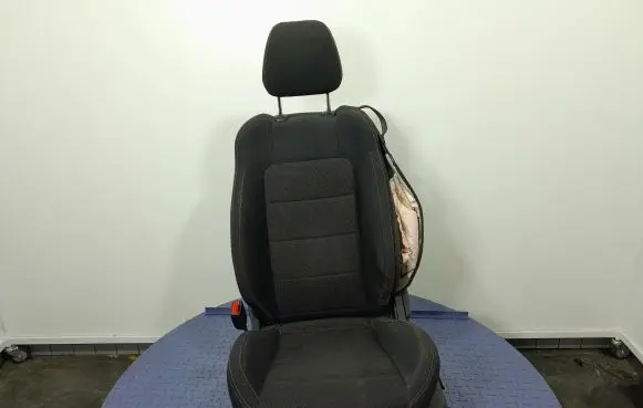 Ford Mustang VI Front driver seat 