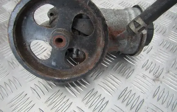 Toyota Avensis T250 Power steering pump