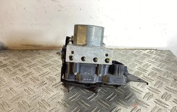 Nissan Qashqai ABS Pump 0265261028 476604EA1E