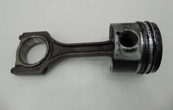 Mini Cooper Countryman R60 Piston with connecting rod 