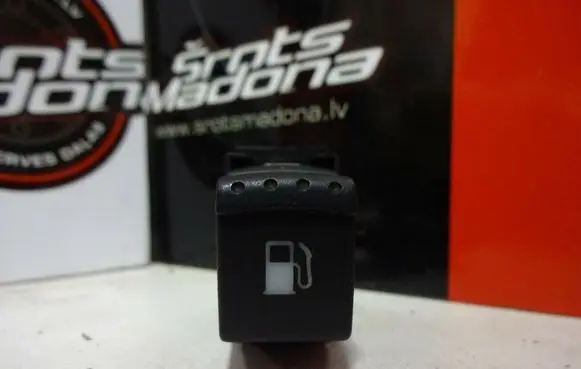 Volkswagen PASSAT B5.5 Fuel tank opening switch 1J0959833A