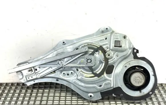KIA Sportage Front door window regulator with motor 824803U120