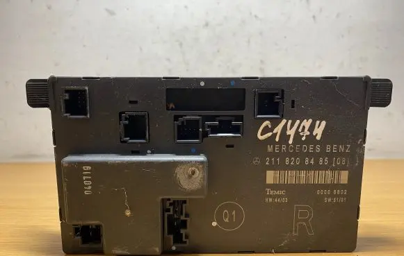Mercedes-Benz E W211 Door control unit/module 211820848508 C1474