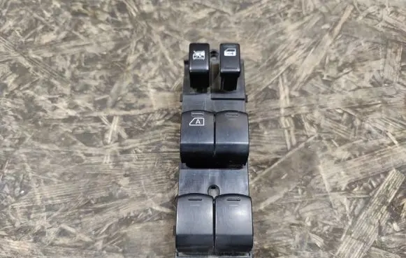Subaru Forester SH Electric window control switch 157567