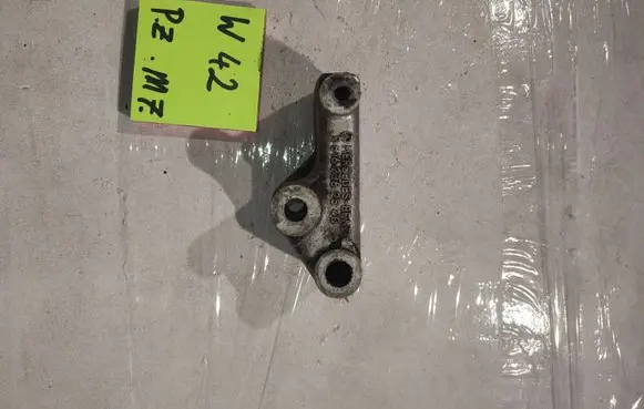 Mercedes-Benz W123 Engine mounting bracket R6162362540