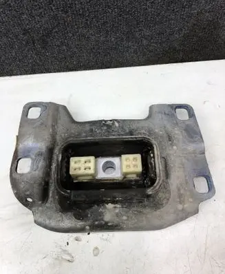 Ford Kuga II Engine mount bracket 322A69A