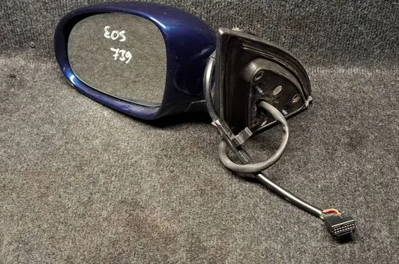 Volkswagen Eos Front door electric wing mirror 