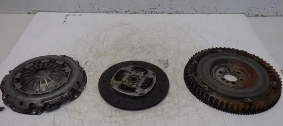 Dacia Sandero II Clutch set kit 302101221R