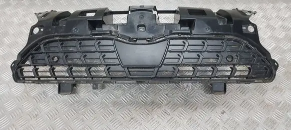 Toyota Yaris Front grill 531110DB21 531010DB31 F11F21
